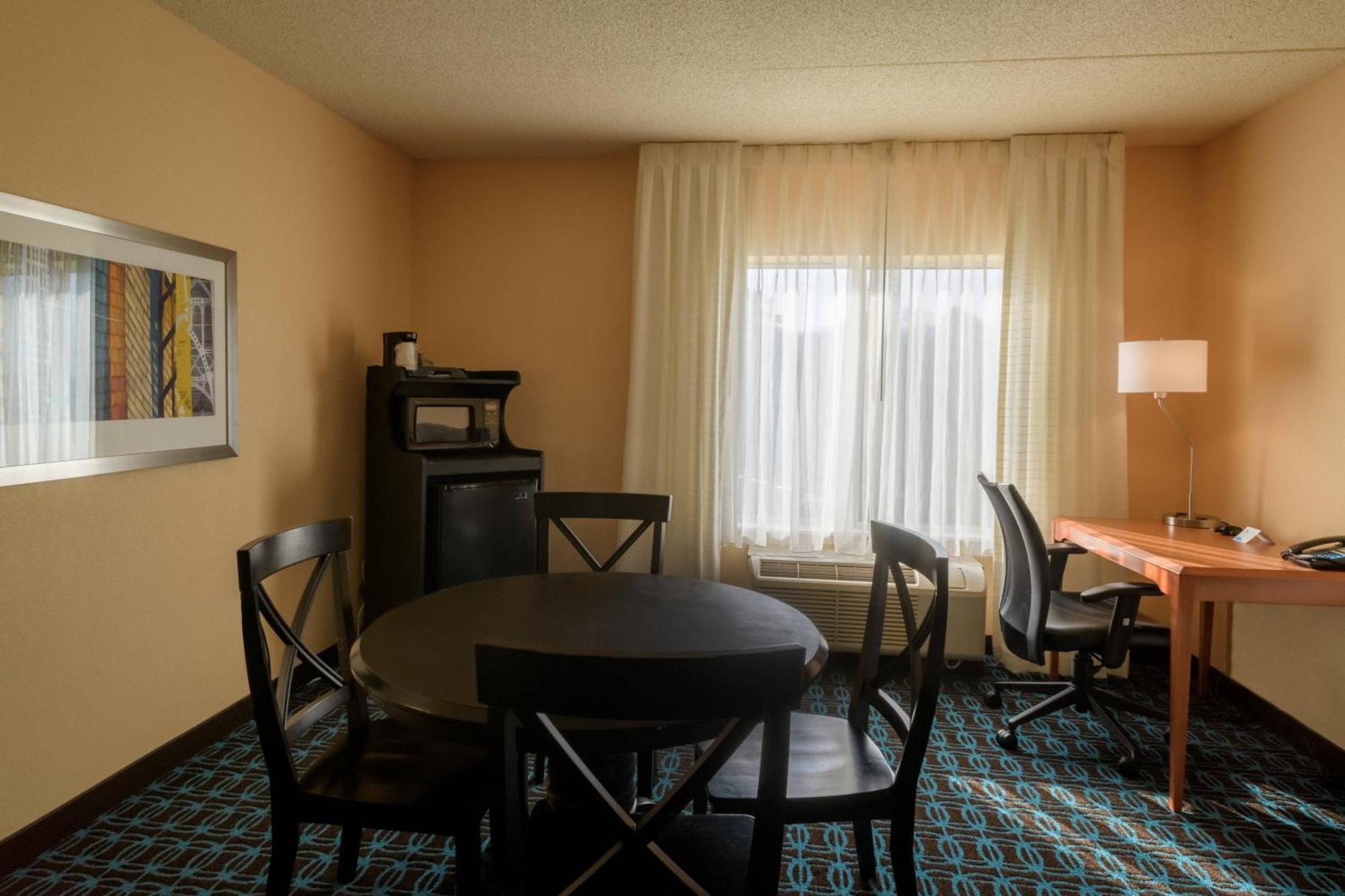Fairfield Inn & Suites Кеннетт-Сквер Екстер'єр фото